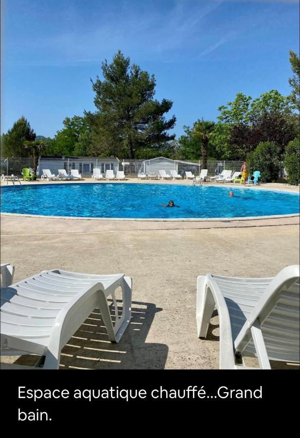 La Paillote De Claire Hotel La Roque d'Antheron Bagian luar foto